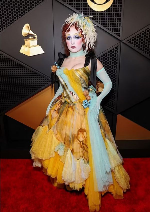 5 Busana Terburuk Grammy Awards 2025, Istri Kanye West Nyaris Telanjang di Red Carpet